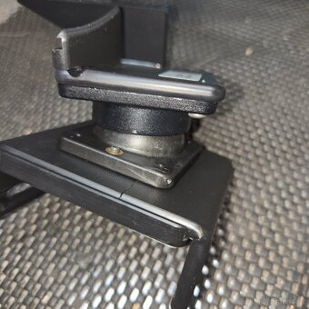 Držák mobilu pro vozy Volvo - 2