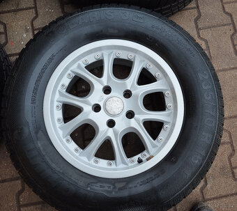 Jeep Cherokee (KJ), Liberty - 2