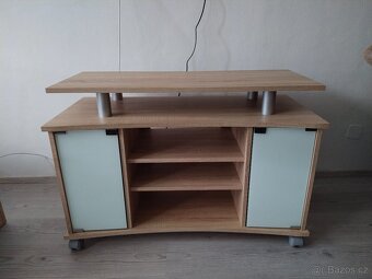 Televizní stolek - 2