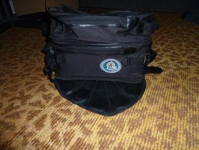 Magnetický batoh na nádrž motorky tankbag - 2