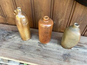 staré láhve z kameniny - 2