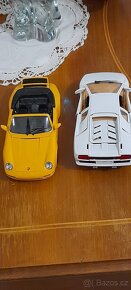 Kovové modely Burago 1/24 - 2