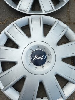 Originální poklice Ford 15' s výbavou - 2