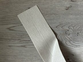 Obvodová podlahovà PVC lišta. - 2