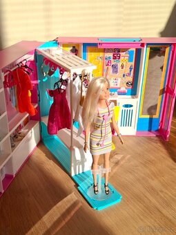 Barbie ŠATNÍK SNŮ S PANENKOU Barbie - 2