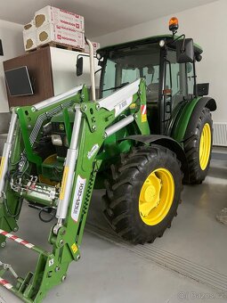 Traktor John Deere 5720 s návěsem GOMAR (10 t) - 2