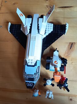 Lego raketa zkoumající Mars - 2
