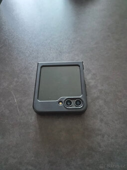 Prodám Samsung Z Flip 5 skládačka - 2