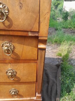 Starožitná komoda - 2