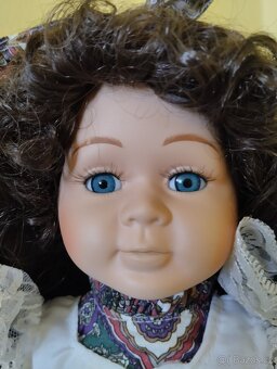 Značená porcelánová panenka - 2