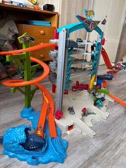 HotWheels garáž velká - 2