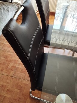 Skleněný stůl - 2