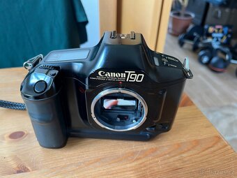 Canon T90 - 2