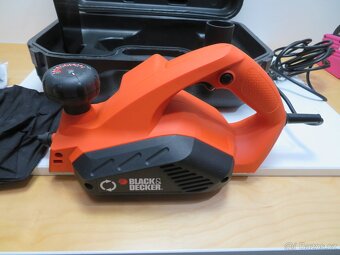 Zánovní elektrický hoblík BLACK and DECKER KW712 - 2