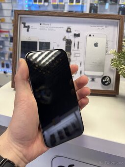 iPhone 16 Pro 256GB Přírodní titan Záruka - 2
