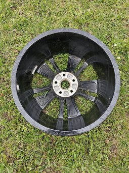 Alu Disk Zenith Black R18 originál Škoda - 2