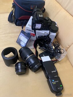 Canon EOS 1000D s objektivy a bleskem Nissin - 2