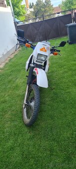 SUZUKI DR 650 - 2