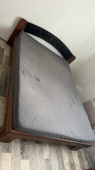 Manželská postel 200x140 s matrací - 2