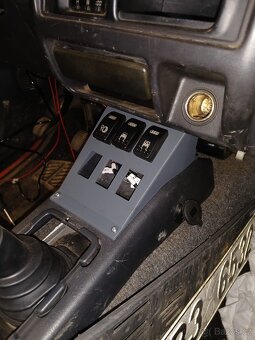 SUZUKI JIMNY konzole na tlačítka, vypínače - 2