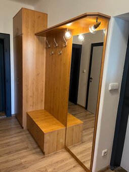 Předsíňová stěna - 2