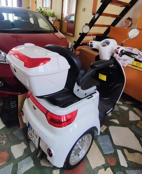 E tříkolka HECHT s spz - 2