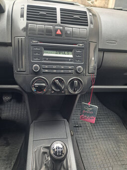 VW POLO - 2