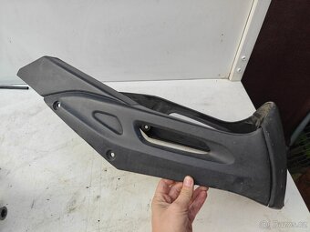 Suzuki XF 650 Freewind - zadní blatník za kolo zadní světlo - 2
