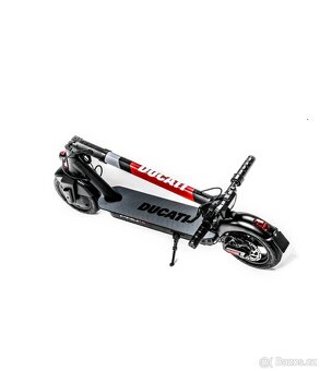 DUCATI PRO-II – výkonná elektrická koloběžka - 2