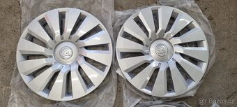 Poklice - kryty kol Originál Škoda velikost 16 657 601 147 B - 2