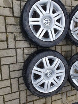 Alu kola vw 5x112 r17 7j et37 pneu letni 225/45/17 - 2