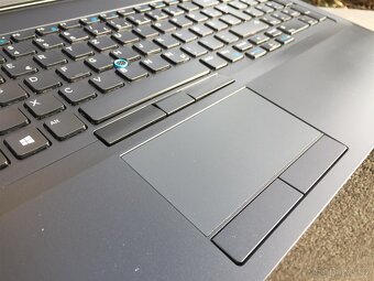 herní Dell Latitude E5570 - CPU i7-6820HQ a grafikou 2GB - 2