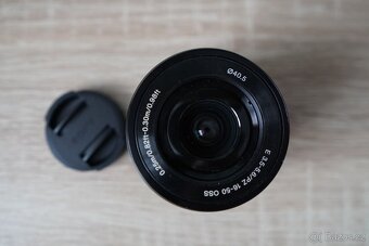 Sony E 16–50mm f/3.5–5.6 OSS - 2