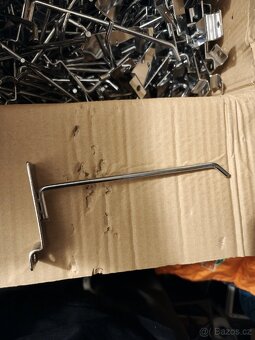 Háky na prodejnu - 2