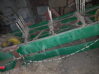 Obraceč/shrnovač sena - 2