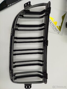 Černé ledvinky grill BMW E90 e91 e92 lesklá černá nové - 2