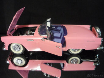 Ford Thunderbird 1956 Revell 1/18 - 2