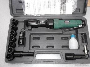 Pneumatickou ráčnu. - 2