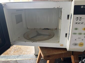 mikrovlnna trouba - 2