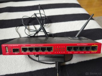 MikroTik RB2011UiAS-2HnD-IN - 2