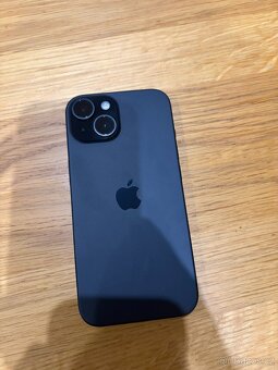 Prodám Apple iPhone 15 128gb black - 2