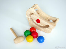 Dřevěná zatloukačka s kuličkami Plan Toys pro děti od 2 let - 2