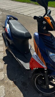 Skútr s čipem a čerstvě udělaným 70ccm válcem - 2