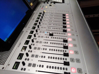Studer OnAir 2500 18 faderů s externím napájením - 2