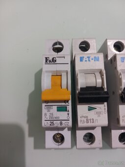 Modulové jističe - různé druhy - 2