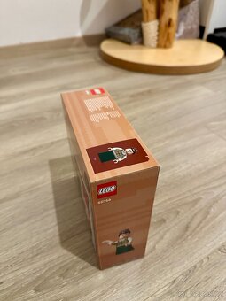 LEGO 40766 Pocta knihám Jane Austenové - 2