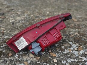 ZADNÍ VNITŘNÍ LED SVĚTLO AUDI A4 B8 COMBI 2011-2012 - 2