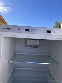 Bosch Lednice s mrazákem - 2