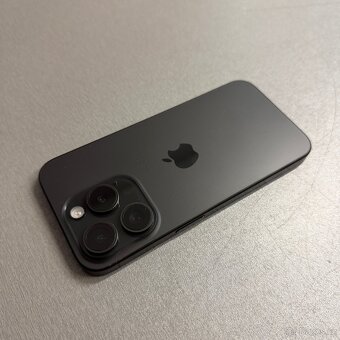 iPhone 15 Pro 512GB black titan, pěkný stav, rok záruka - 2