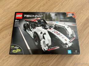 Lego Technic 42137 Formula Porsche Electric - 2